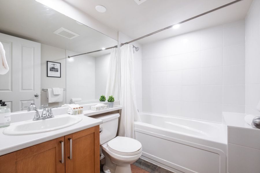 Badkamer in Glaciers Reach Appartement nr. 35 tijdens een winterreis naar Canada