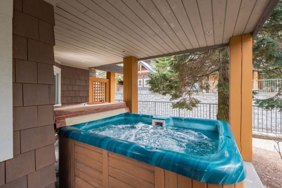 Terras bij Glaciers Reach Appartement nr. 35 tijdens een winterreis naar Canada