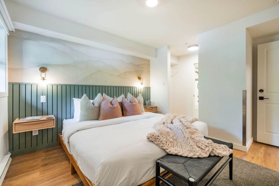 Slaapkamer in Glaciers Reach Appartement nr. 16 tijdens een winterreis naar Canada