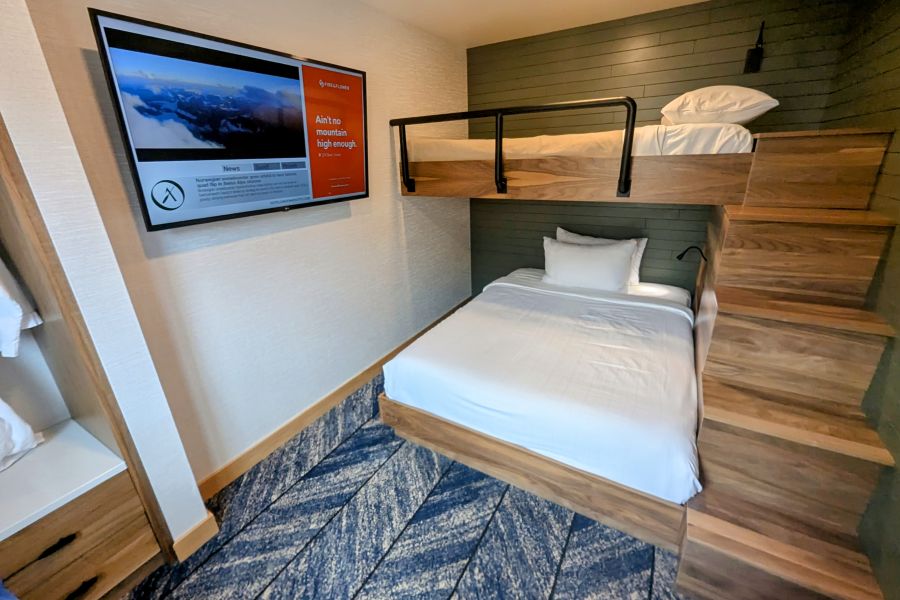 Stapelbed in een 4 bedroom condo bij Hotel Canoe & Suites in Banff Canada