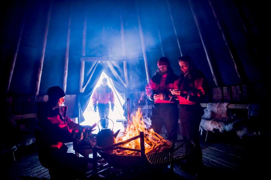Sneeuwscootersafari ontdek het noorderlicht Saariselka