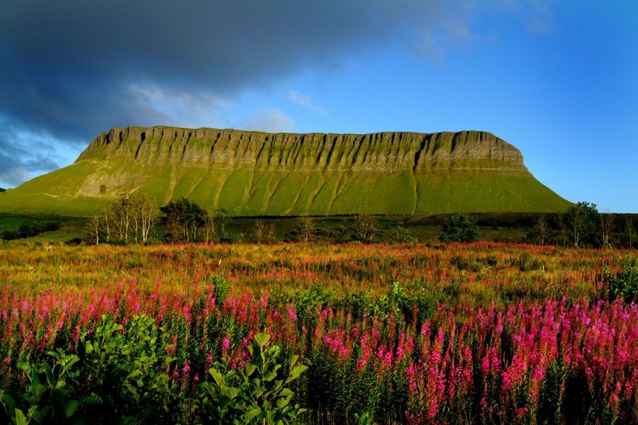 Benbulben Sligo autorondreis Ierland Inns