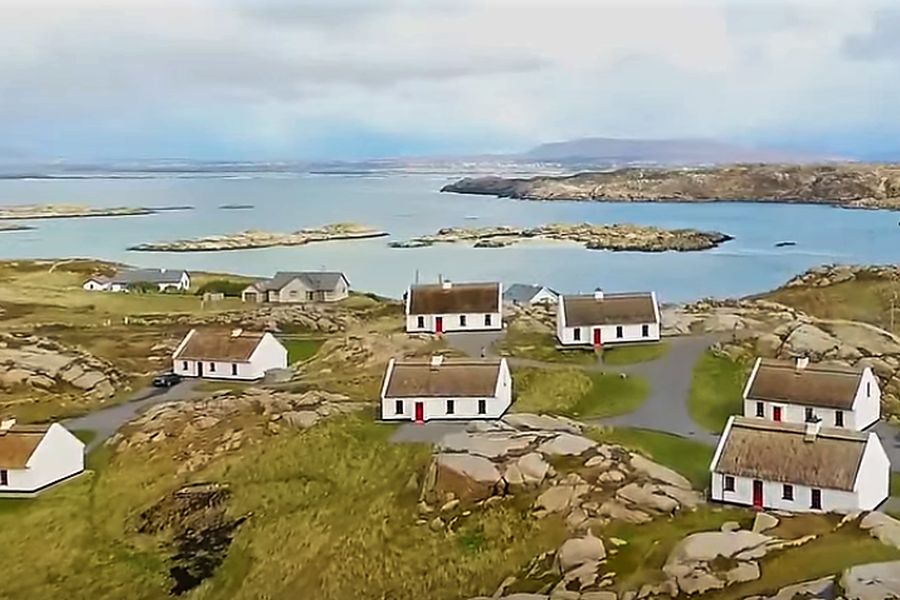 Donegal Thatched Cottages, Kincasslagh