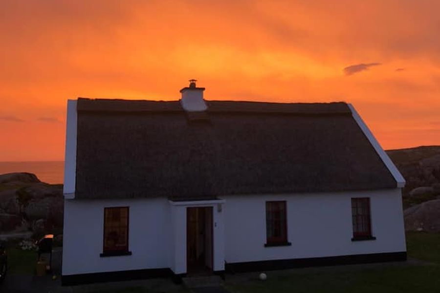 Donegal Thatched Cottages, Kincasslagh