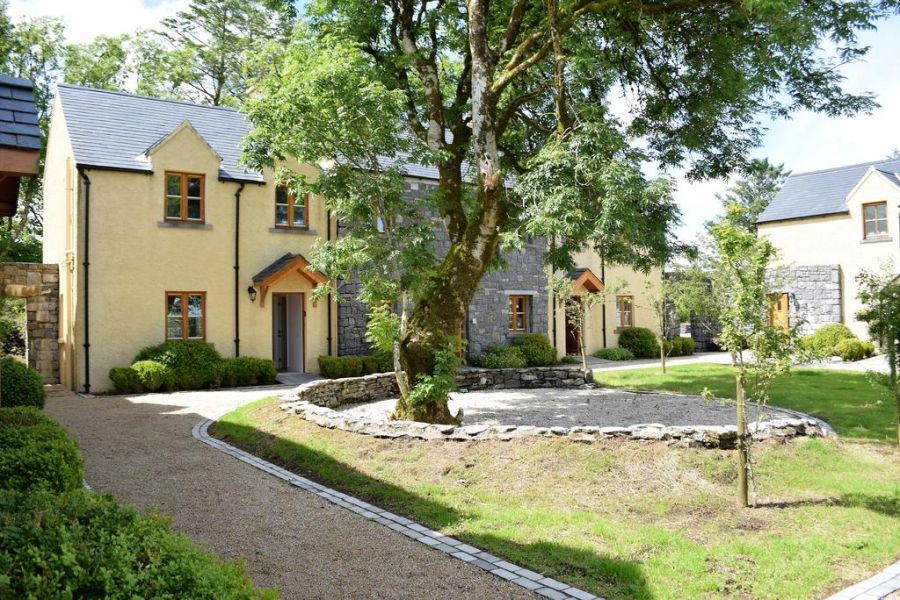 Burren Court Cottages, Ballyvaughan