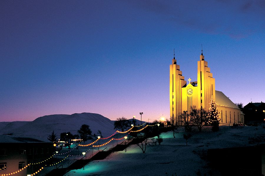 Akureyri kerk Autorondreis IJsland