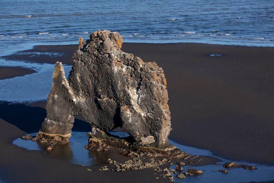 Hvtserkur Autorondreis IJsland